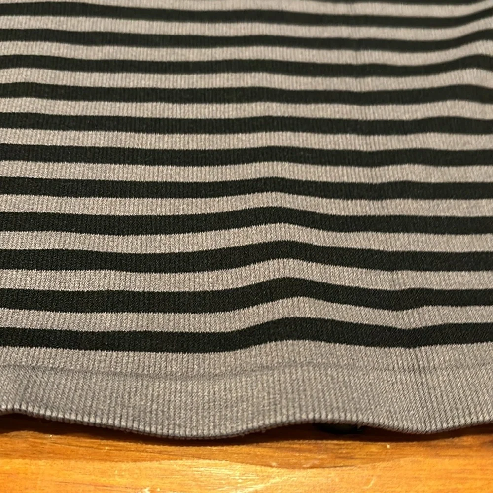 •Unworn!! OUT FROM UNDER XL Longline Seamless Tube Top Stripe Ribbed Sleeveless - Picture 3 of 5